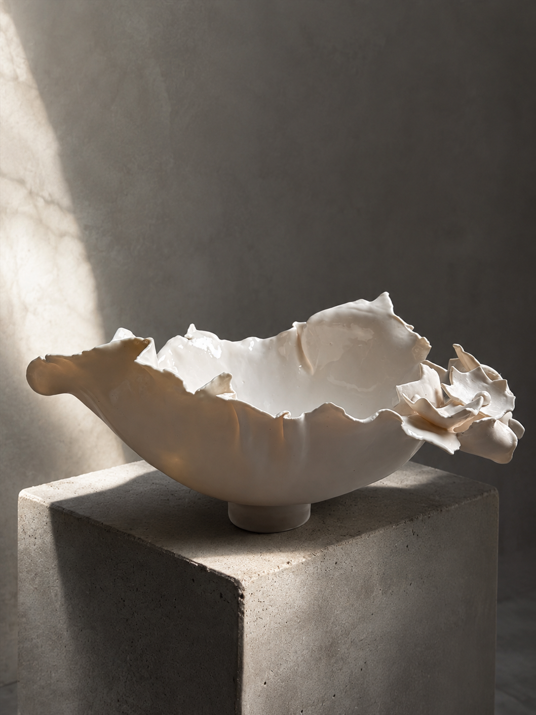 PORCELAIN FLOWER BOWL